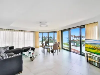 Luxury Apartment Opposite Palais des Festivals Cannes