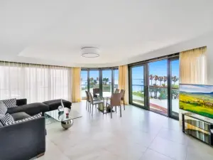 Luxury Apartment Opposite Palais des Festivals Cannes
