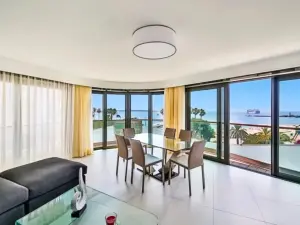 Luxury Apartment Opposite Palais des Festivals Cannes