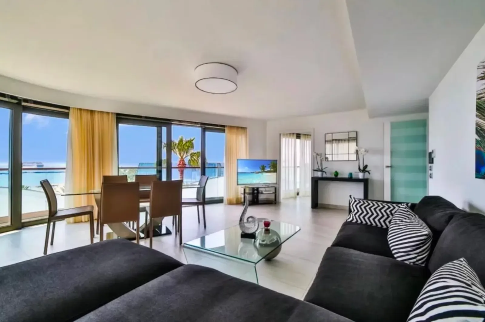 Luxury Apartment Opposite Palais des Festivals Cannes