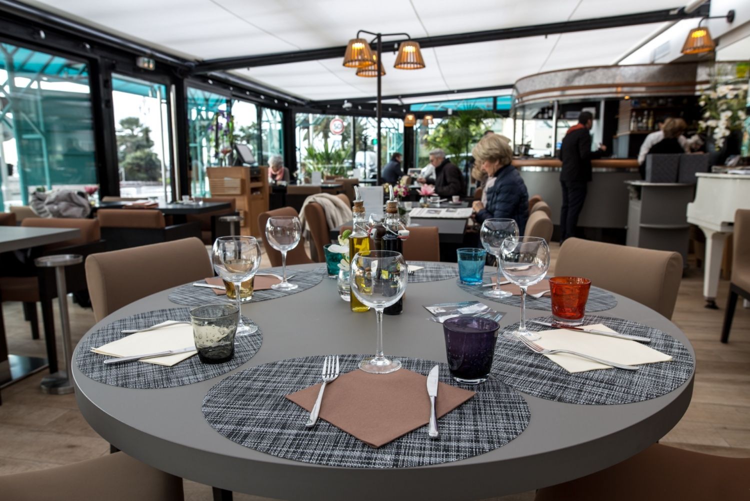 Restaurant les Jardins du Capitole with south-facing terrace