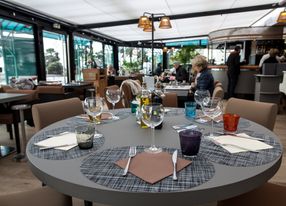 Restaurant les Jardins du Capitole with south-facing terrace