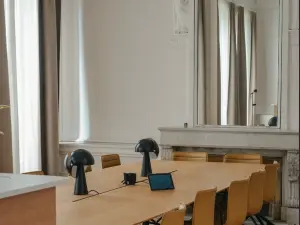 Elegant Haussmann Meeting Room in Bordeaux