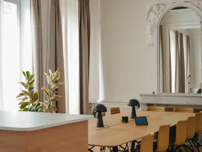 Salle de réunion haussmannienne élégante à Bordeaux