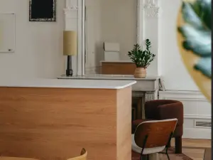 Elegant Haussmann Meeting Room in Bordeaux