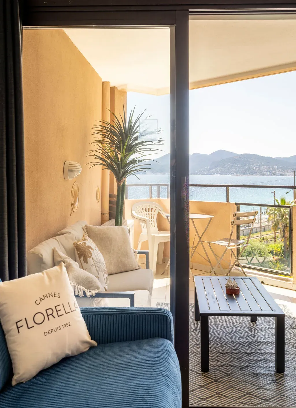Apartment with Garden & Pool Near Cannes Beach