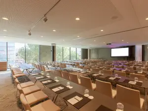 Library Room at Grand Hyatt Barcelona | Versatile Meeting & Event Space