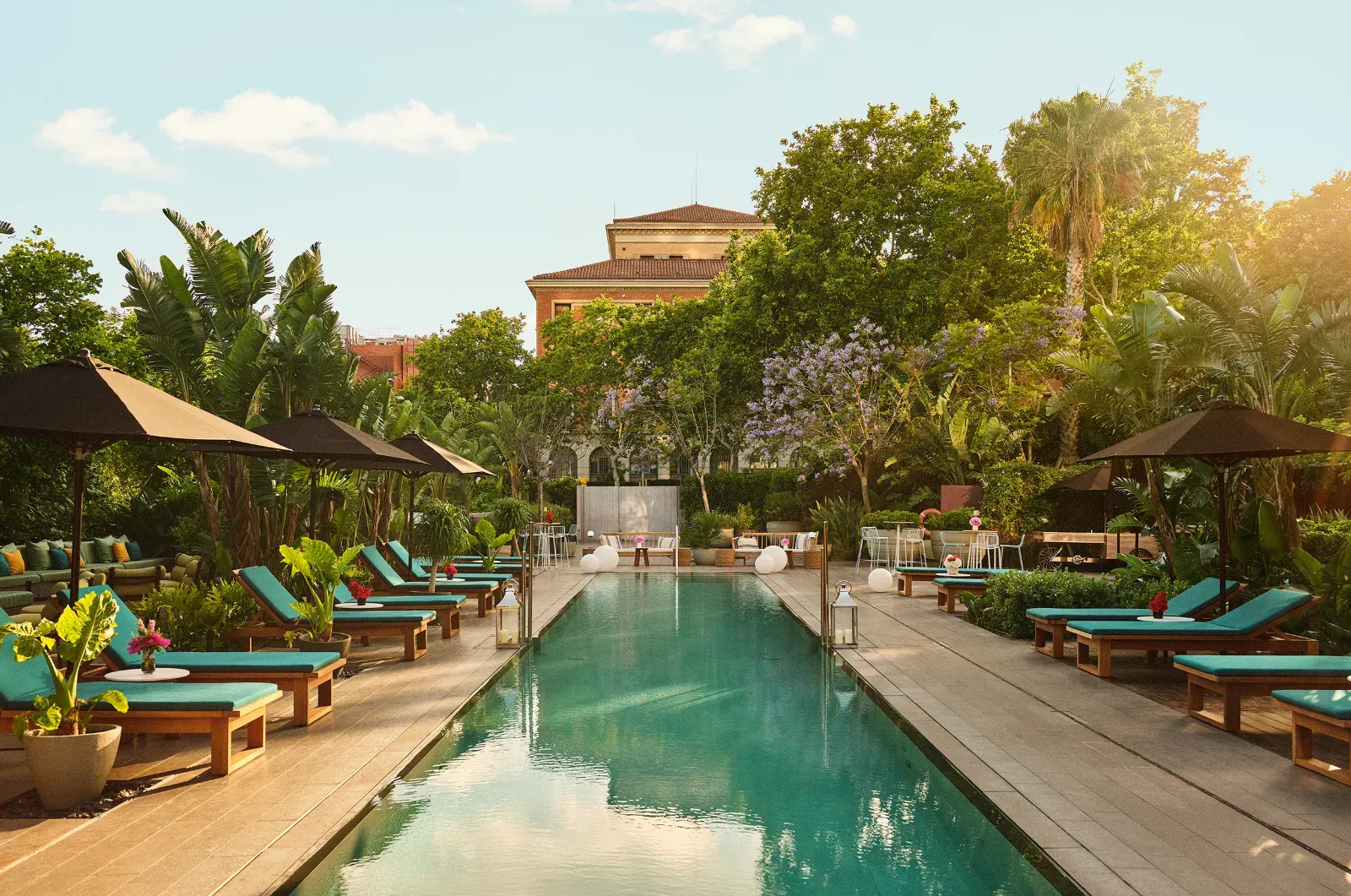Exclusive Outdoor Pool Venue in Barcelona