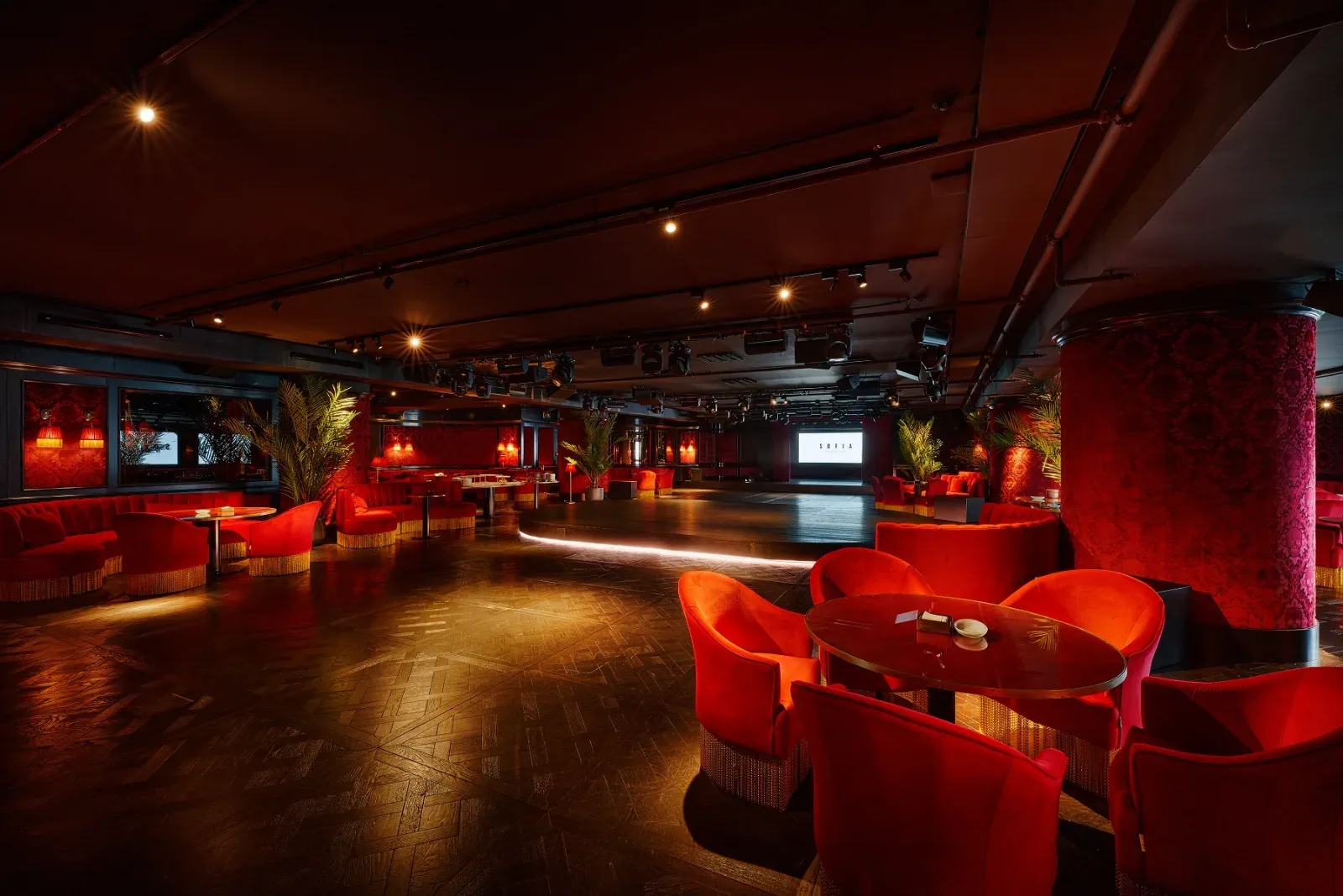 Zuu — Exclusive Cabaret-Style Venue in Barcelona