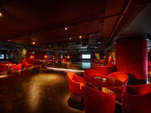 Zuu — Exclusive Cabaret-Style Venue in Barcelona