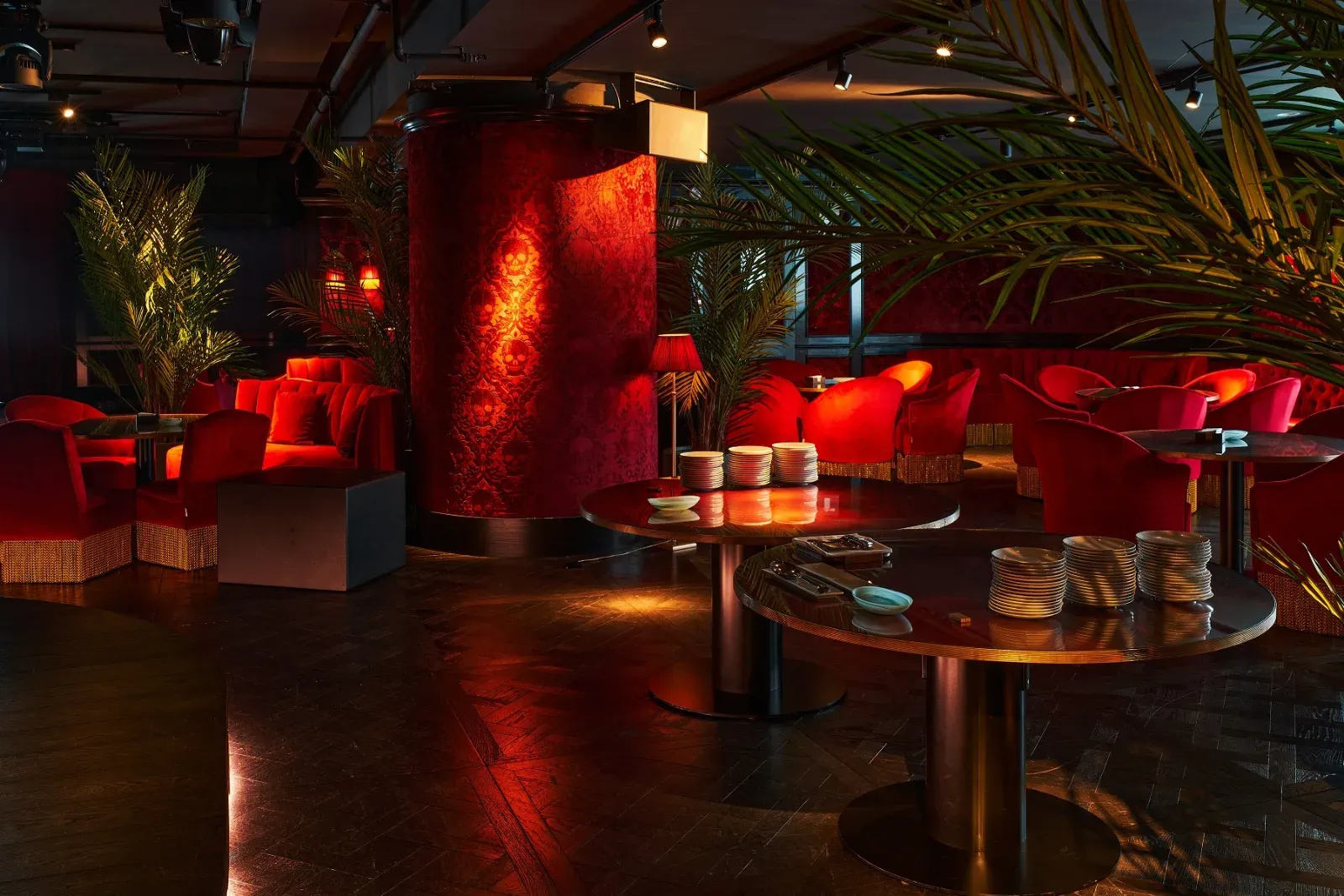 Zuu — Exclusive Cabaret-Style Venue in Barcelona