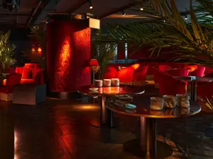 Zuu — Exclusive Cabaret-Style Venue in Barcelona