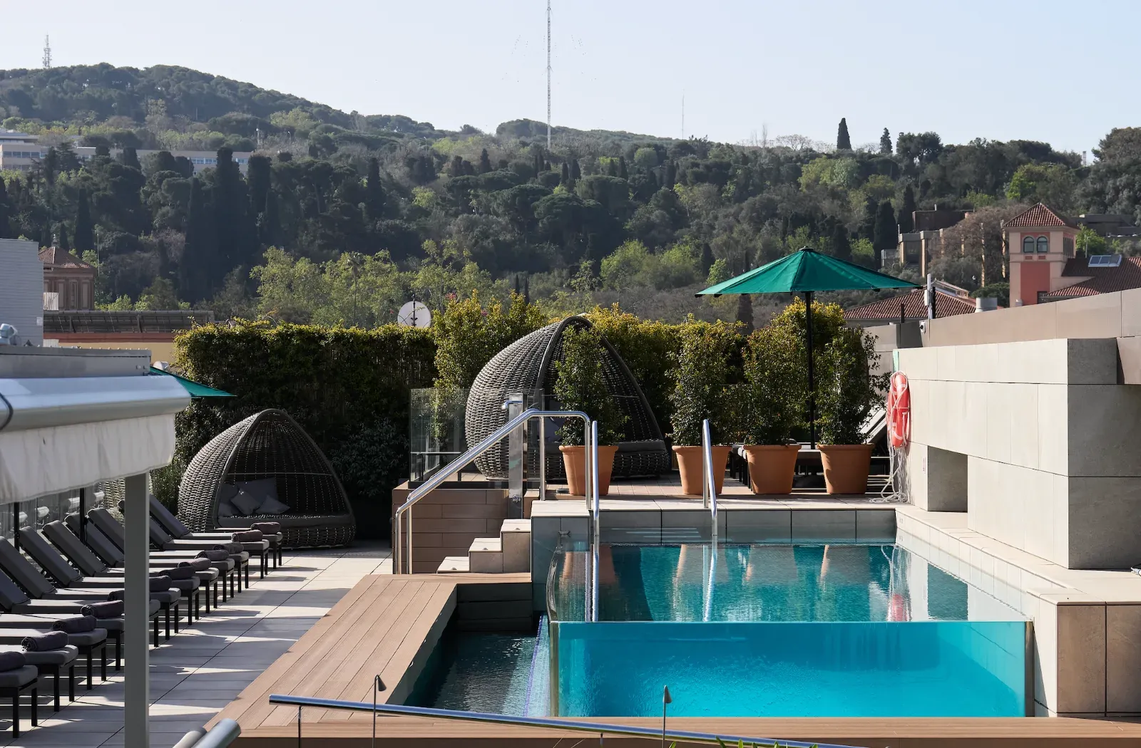 Barcelona Rooftop Terrace with Panoramic Views & Pool