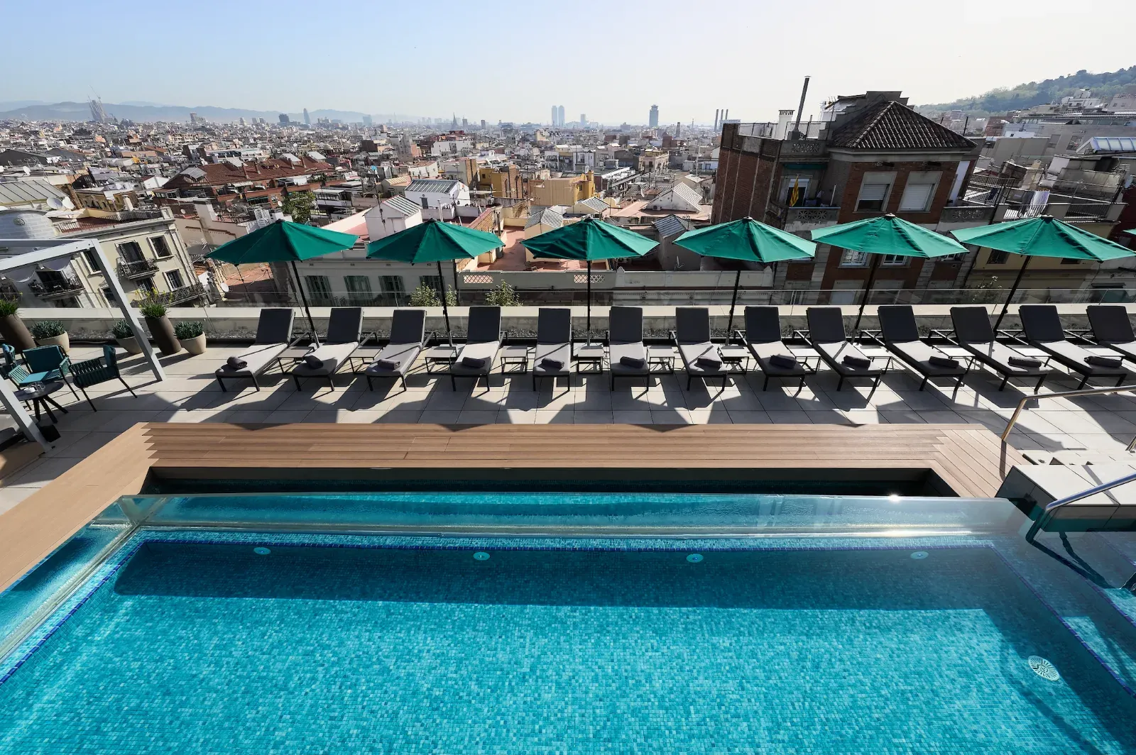 Barcelona Rooftop Terrace with Panoramic Views & Pool