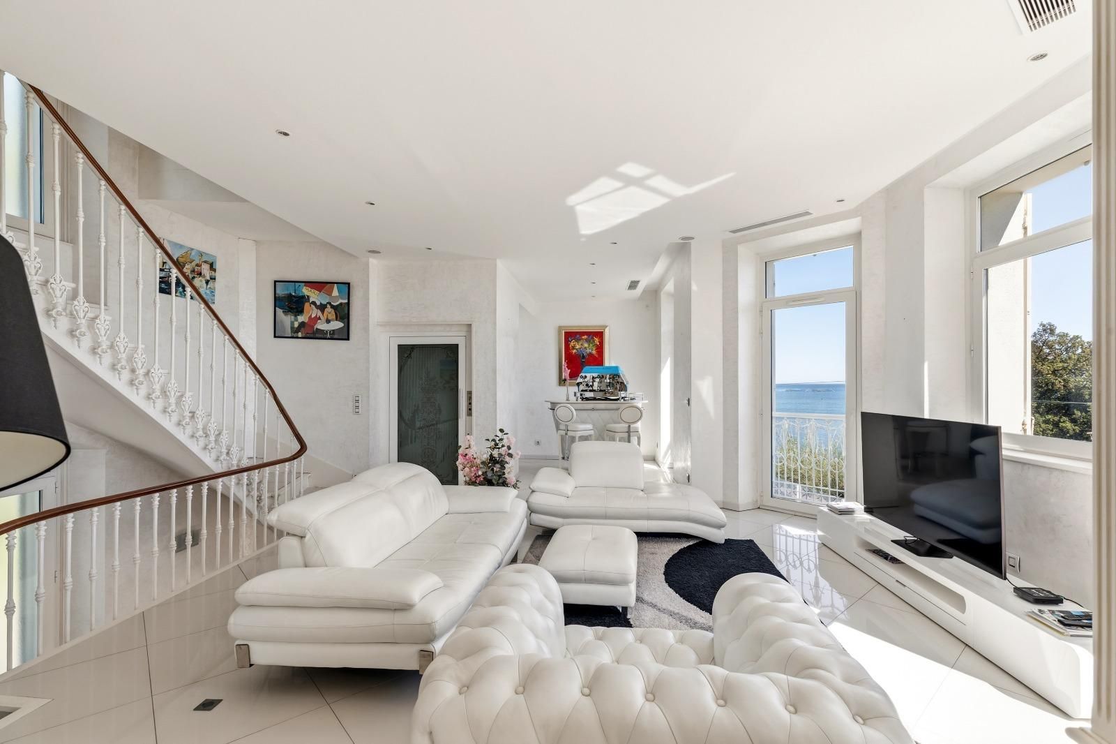 Exclusive Contemporary Villa for Corporate Events on the French Riviera