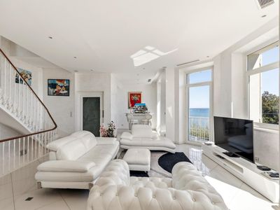 Exclusive Contemporary Villa for Corporate Events on the French Riviera