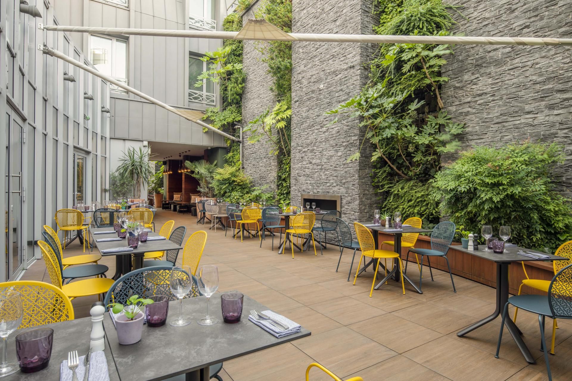 Contemporary Restaurant & Event Space in Paris 10th