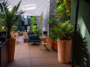 Contemporary Restaurant & Event Space in Paris 10th