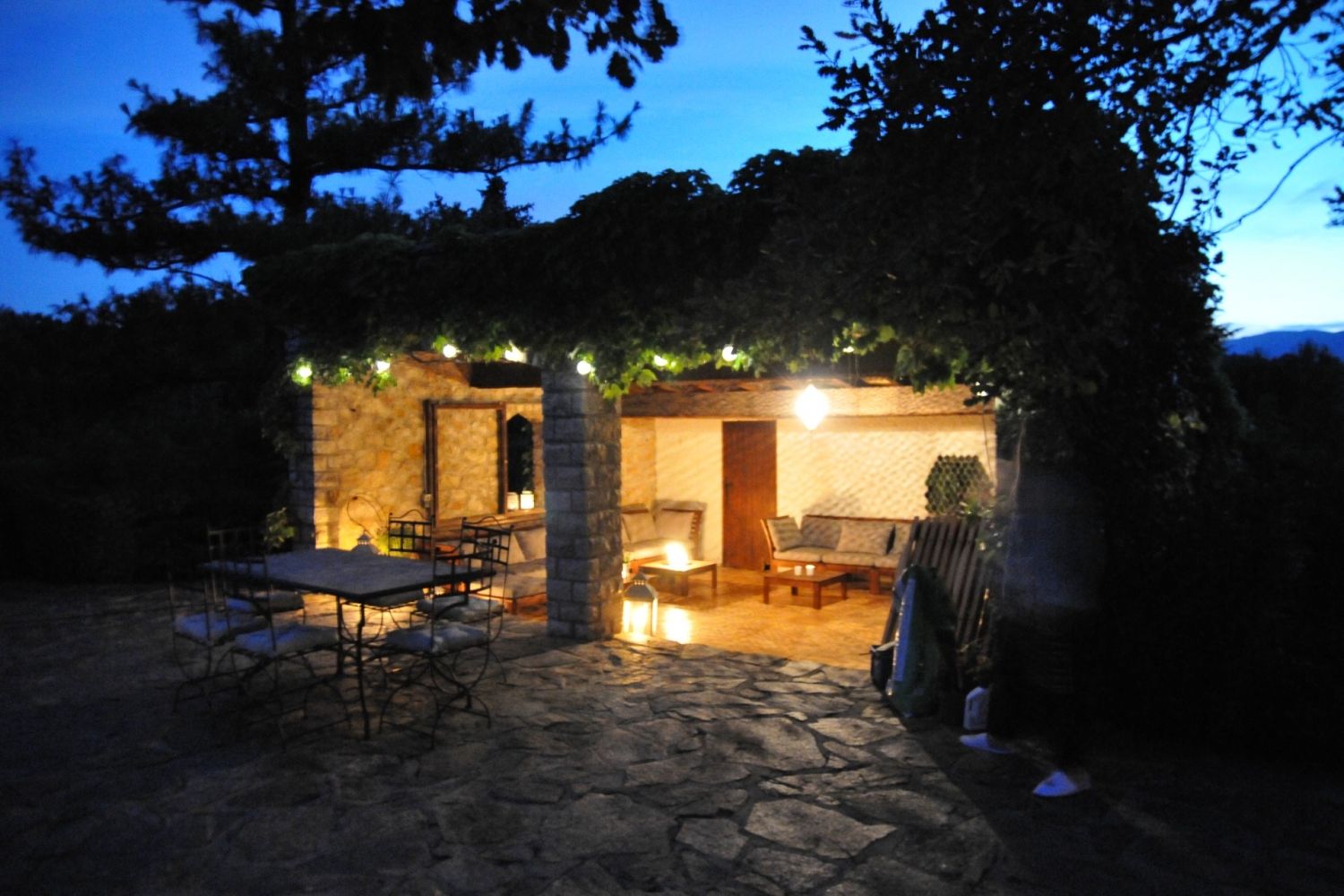 Mas des Graviers, vineyard with old stone farmhouse