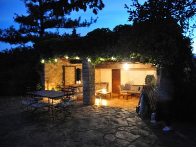 Mas des Graviers, vineyard with old stone farmhouse