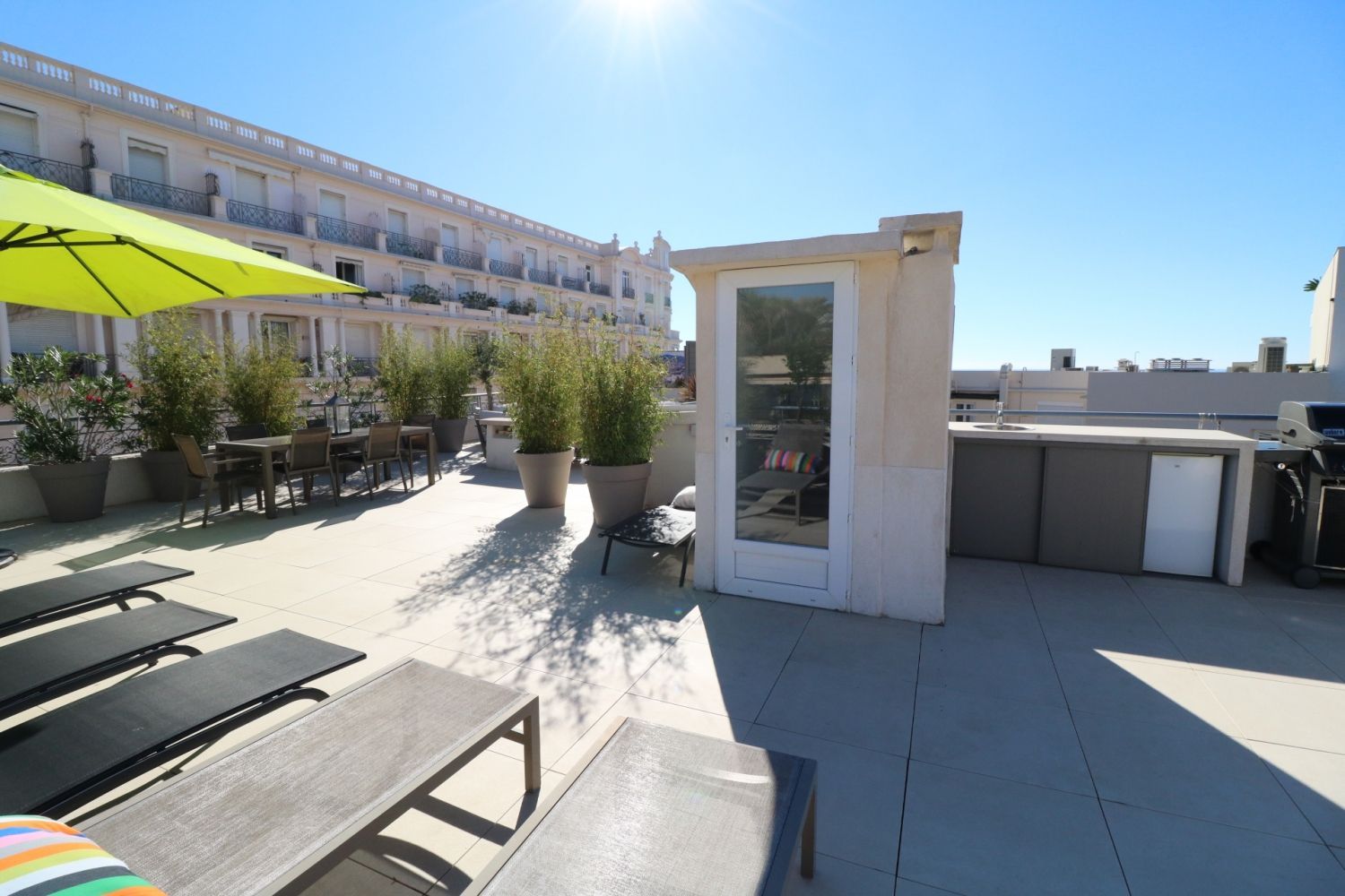 Rooftop au centre de Cannes avec une grande terrasse pour des événements stylés