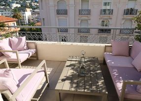 Top floor 100 sqm terrace over a 3 bedroom in Cannes center