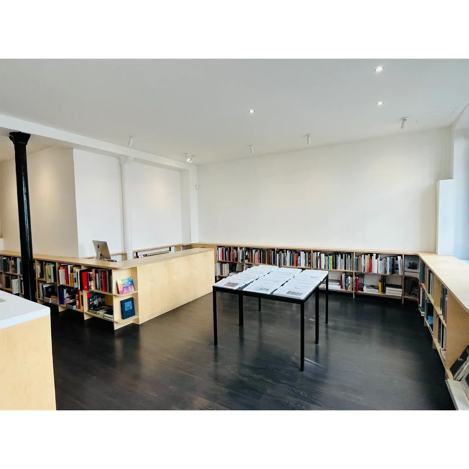 Galerie d'art et librairie pour événements intimes à Paris