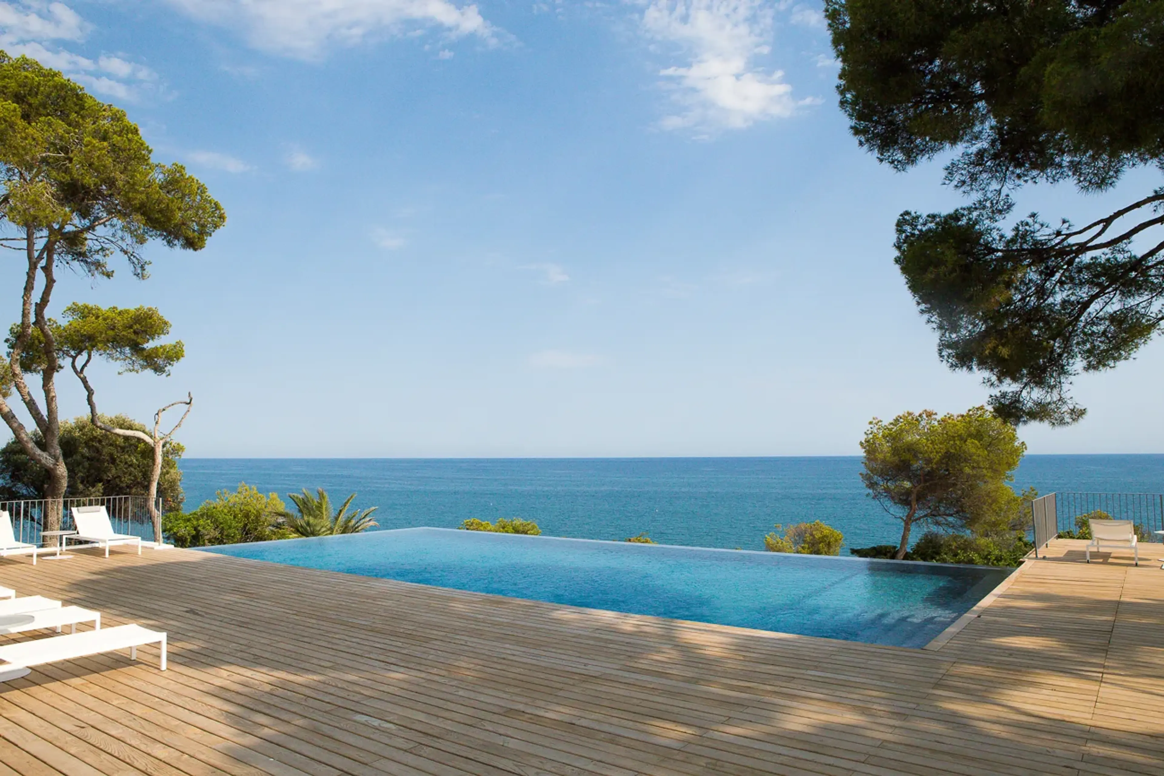 Infinity pool