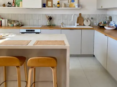 Renovated 85 m² Flat with Designer Interior in Saint-Ouen