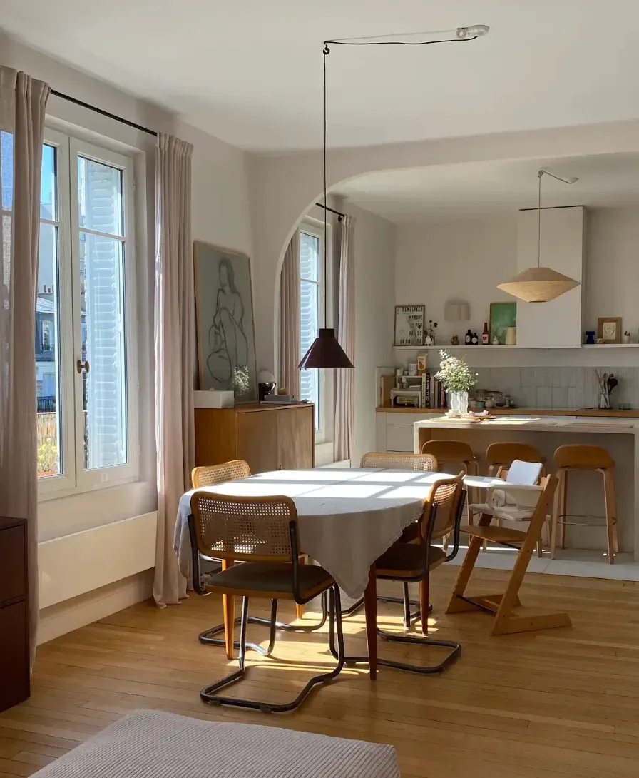 Appartement de 85 m² rénové avec intérieur design à Saint-Ouen