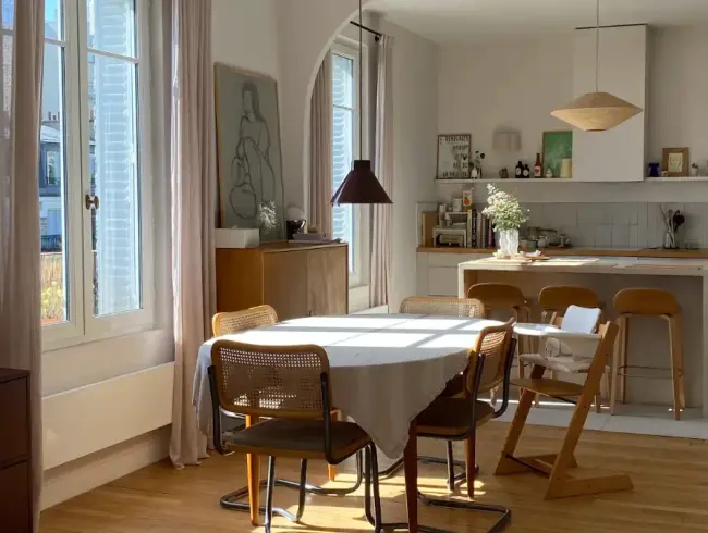 Appartement de 85 m² rénové avec intérieur design à Saint-Ouen