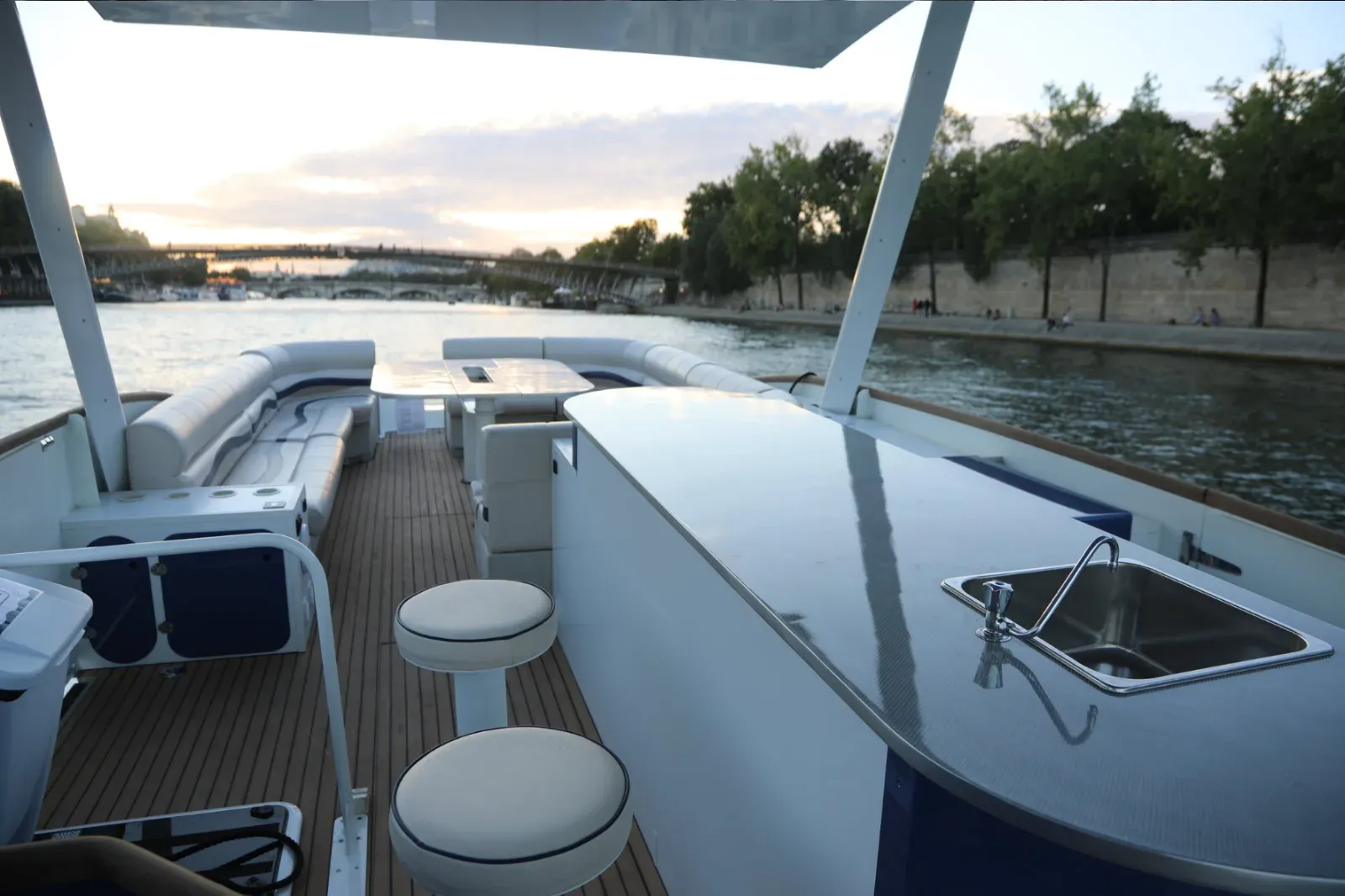 Private River Cruise to the Eiffel Tower in Paris