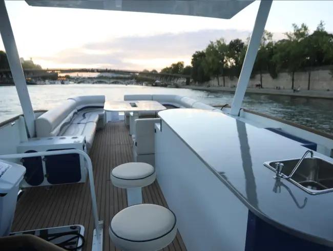 Private River Cruise to the Eiffel Tower in Paris