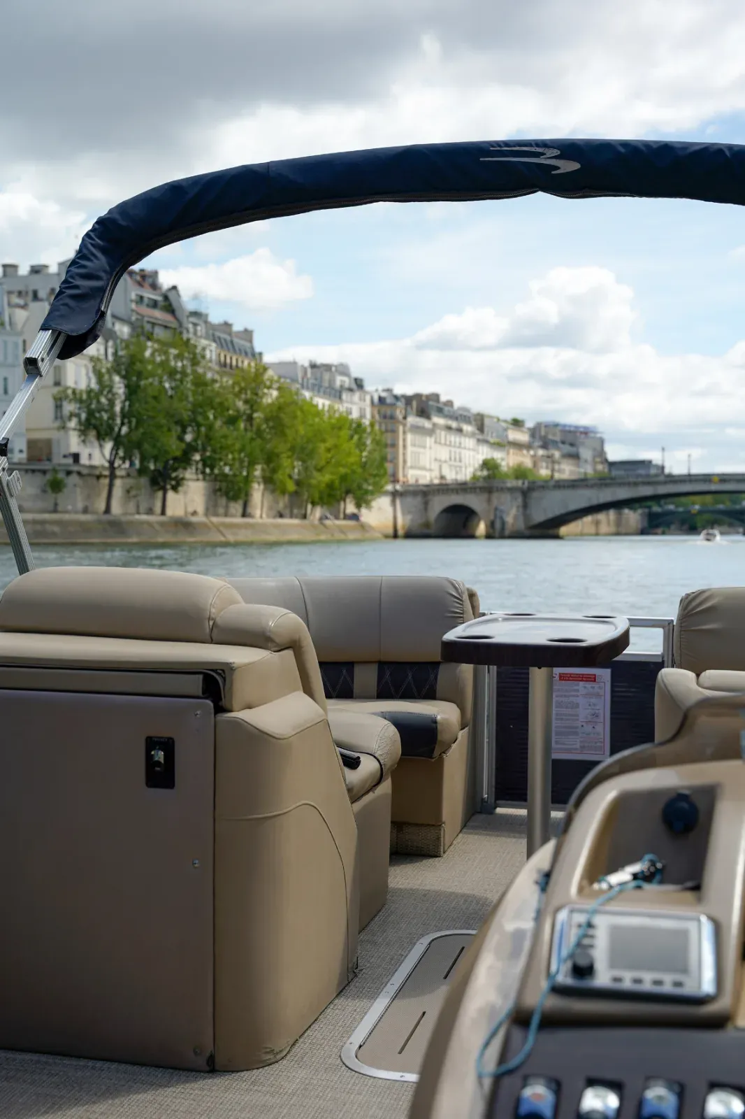 Private Boat Cruise on the Seine – Elegant Parisian Experience
