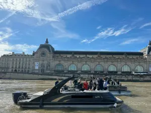 Croisière Privée sur la Seine : Évasion Romantique à Paris