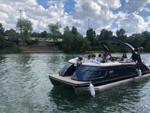 Croisière Privée sur la Seine : Évasion Romantique à Paris