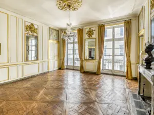 18th-Century Reception Flat in Nantes | Venue 9499