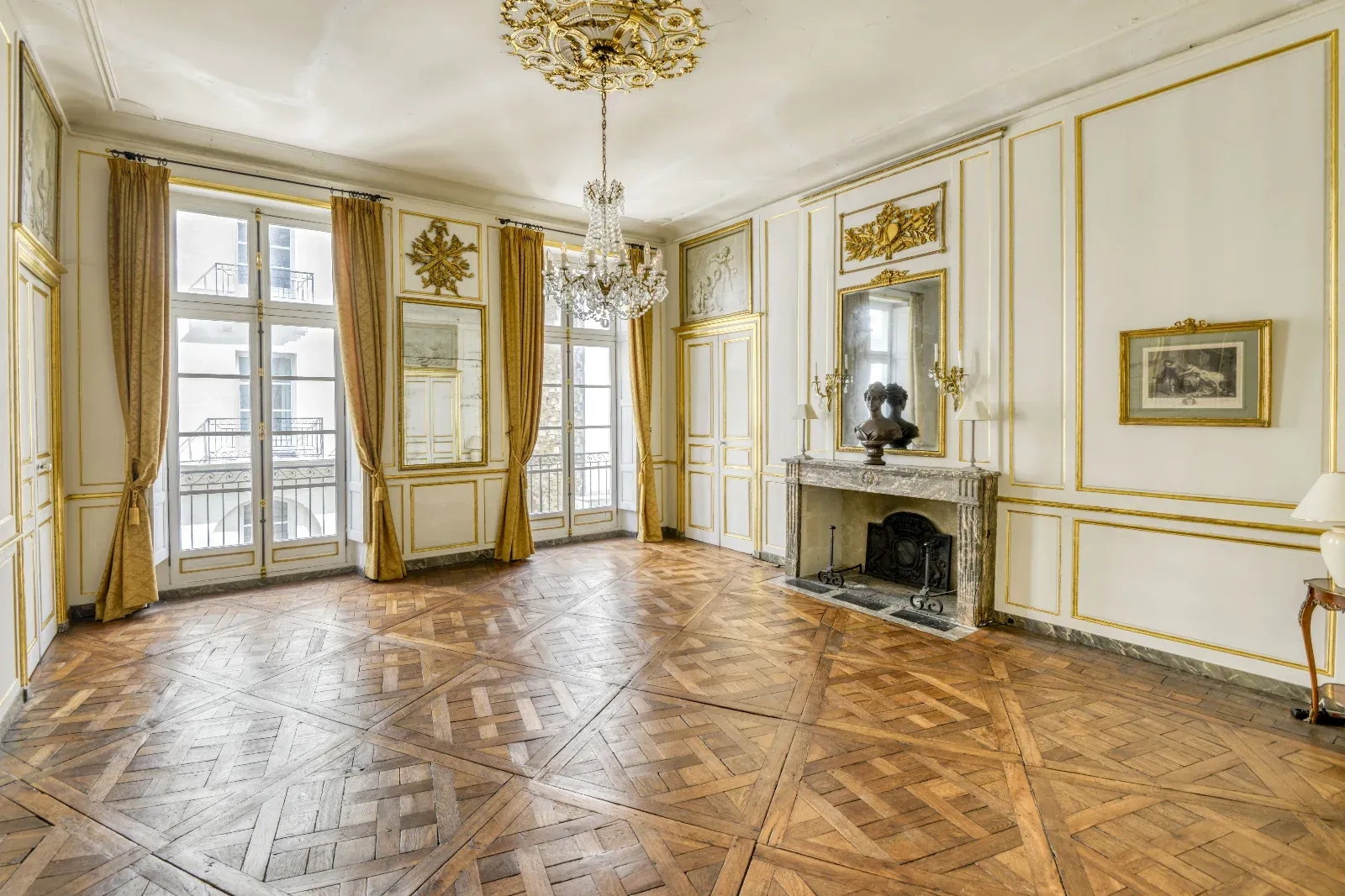 18th-Century Reception Flat in Nantes | Venue 9499
