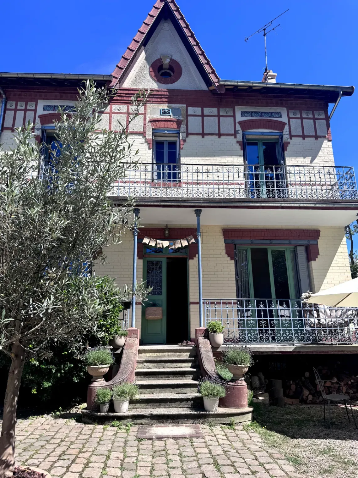 Villa Belle Époque - Un Lieu de Charme de Style Boutique-Hôtel Près de Paris