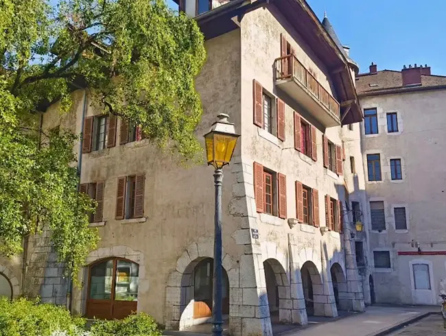 Corporate Event Venue in Annecy | Lakeside Conference & Meeting Space
