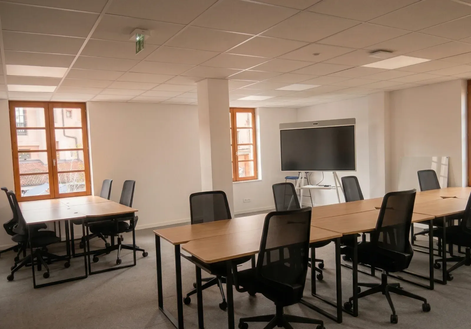 Corporate Event Venue in Annecy | Lakeside Conference & Meeting Space