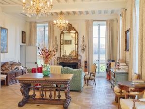 Estate with Château Near Paris – Exclusive Venue