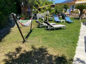 Villa Grounds in Nice Hills with Pool & Sea View