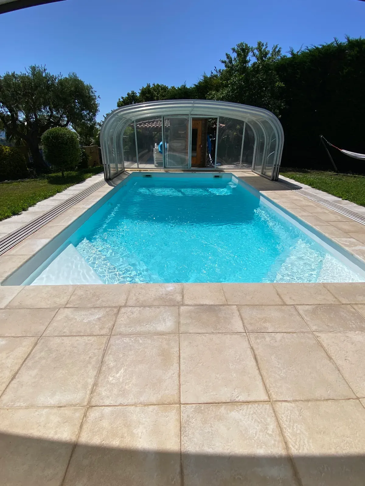 Villa Grounds in Nice Hills with Pool & Sea View