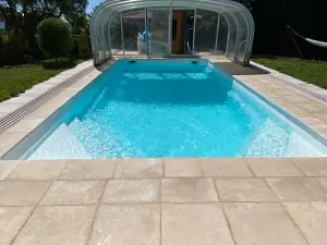 Villa Grounds in Nice Hills with Pool & Sea View