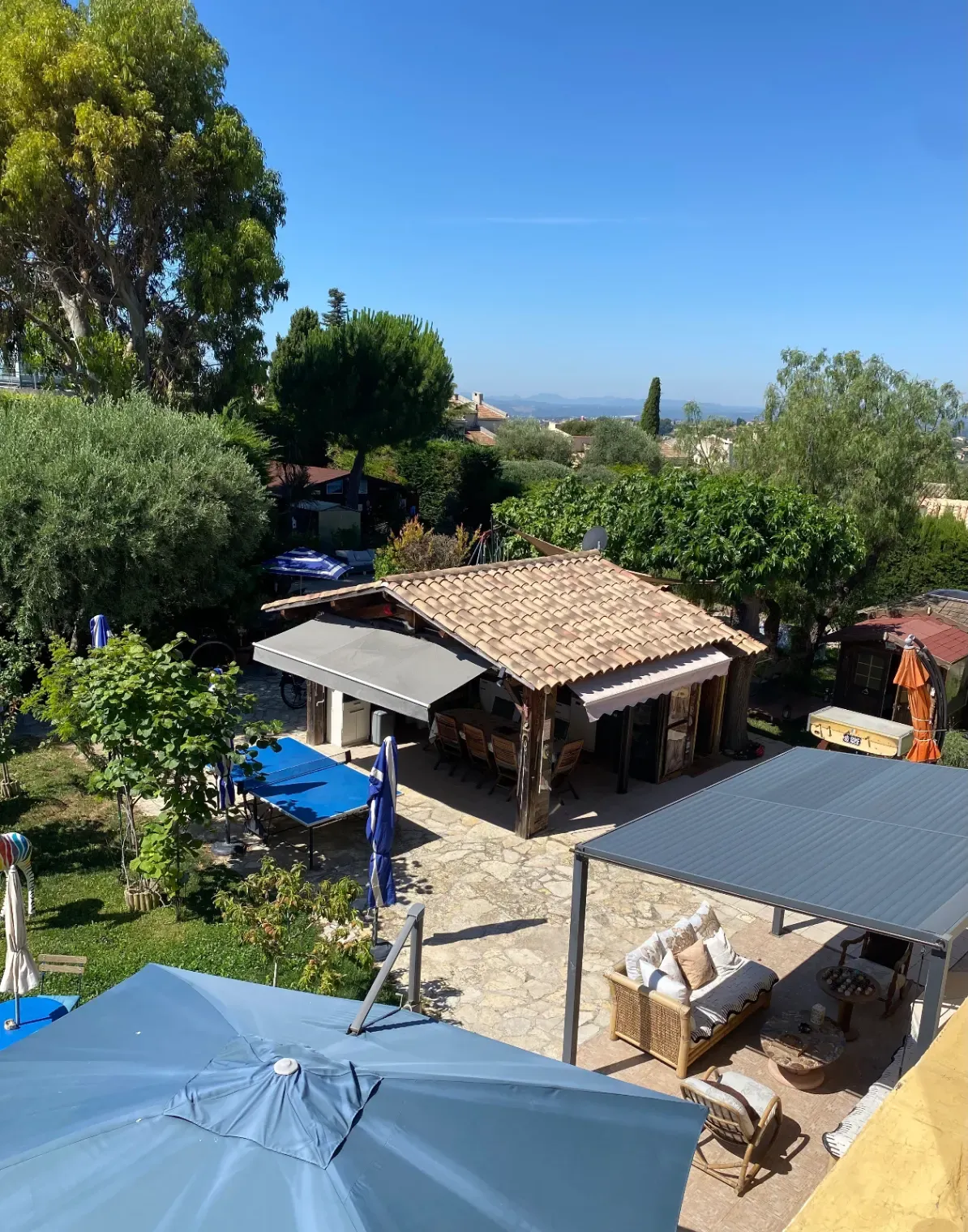 Villa Grounds in Nice Hills with Pool & Sea View