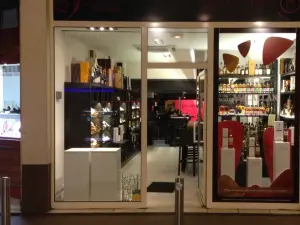 Lieu avec terrasse privée à Cannes