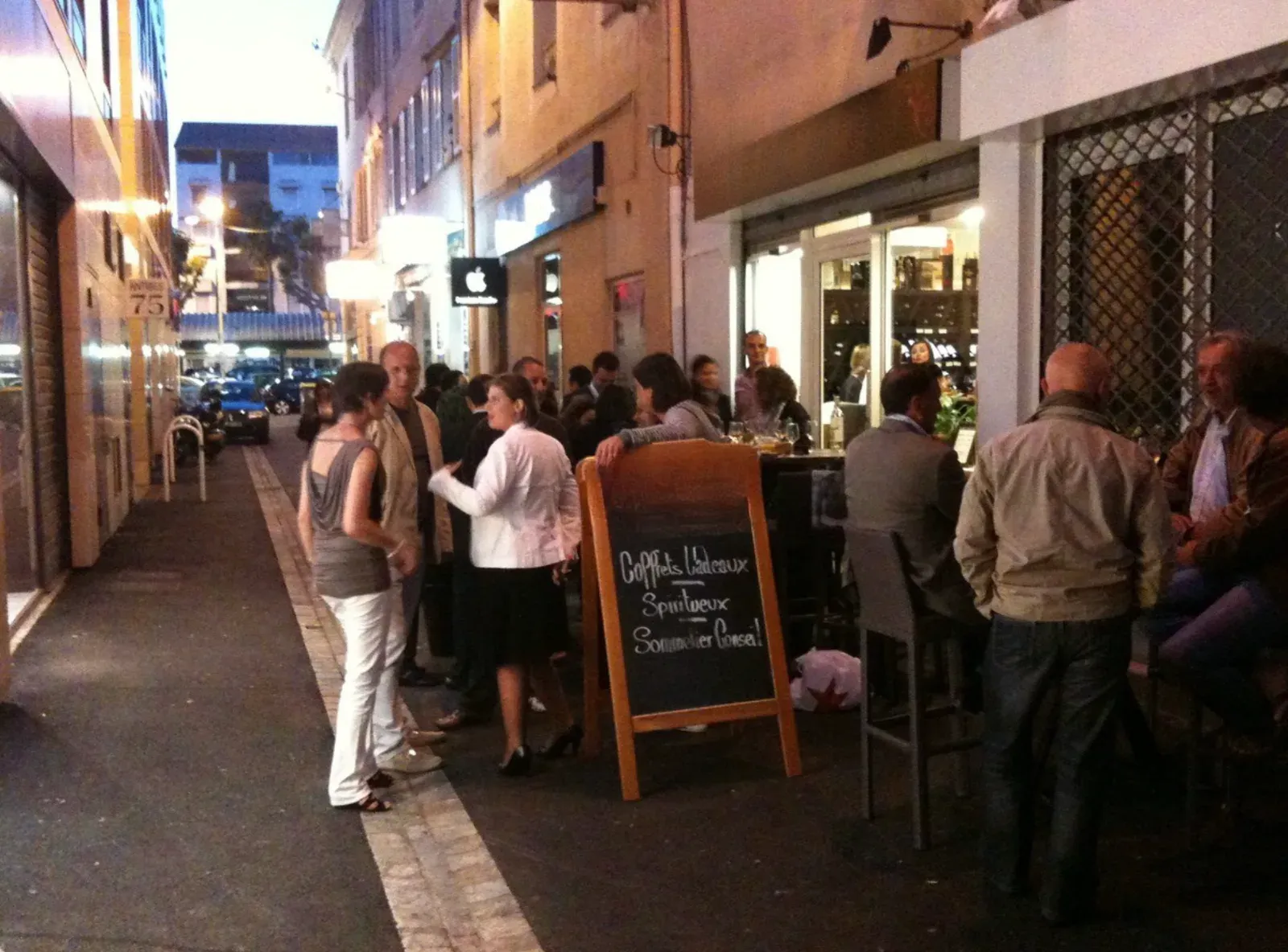 Lieu avec terrasse privée à Cannes