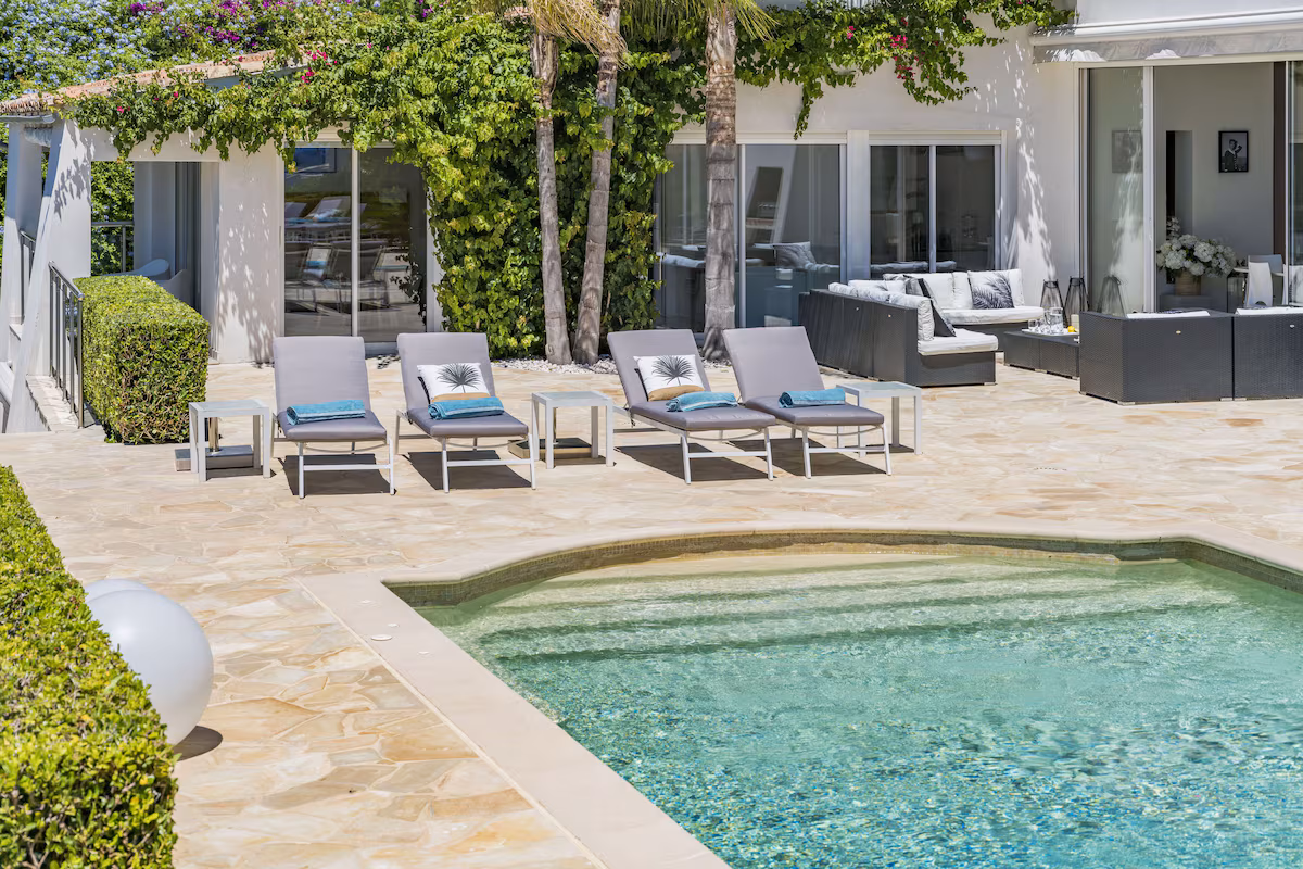 Villa Contemporaine avec Vue Panoramique sur la Mer à Cannes