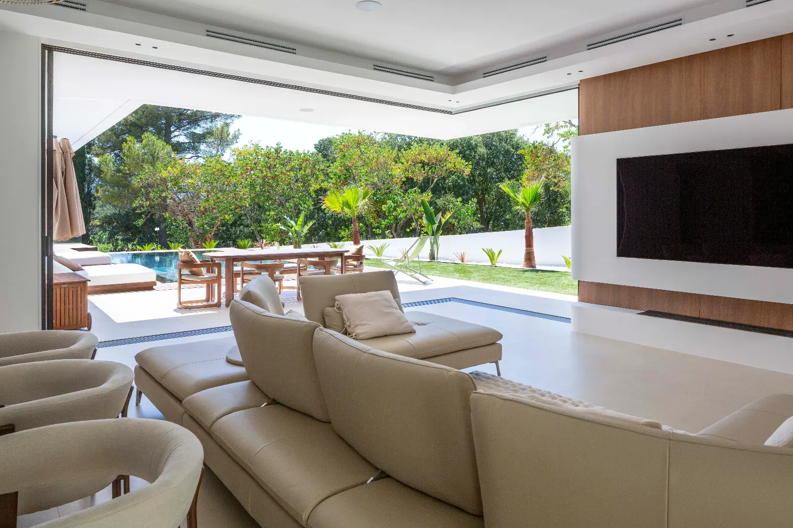 Villa d'architecte contemporaine avec piscine miroir – Marseille